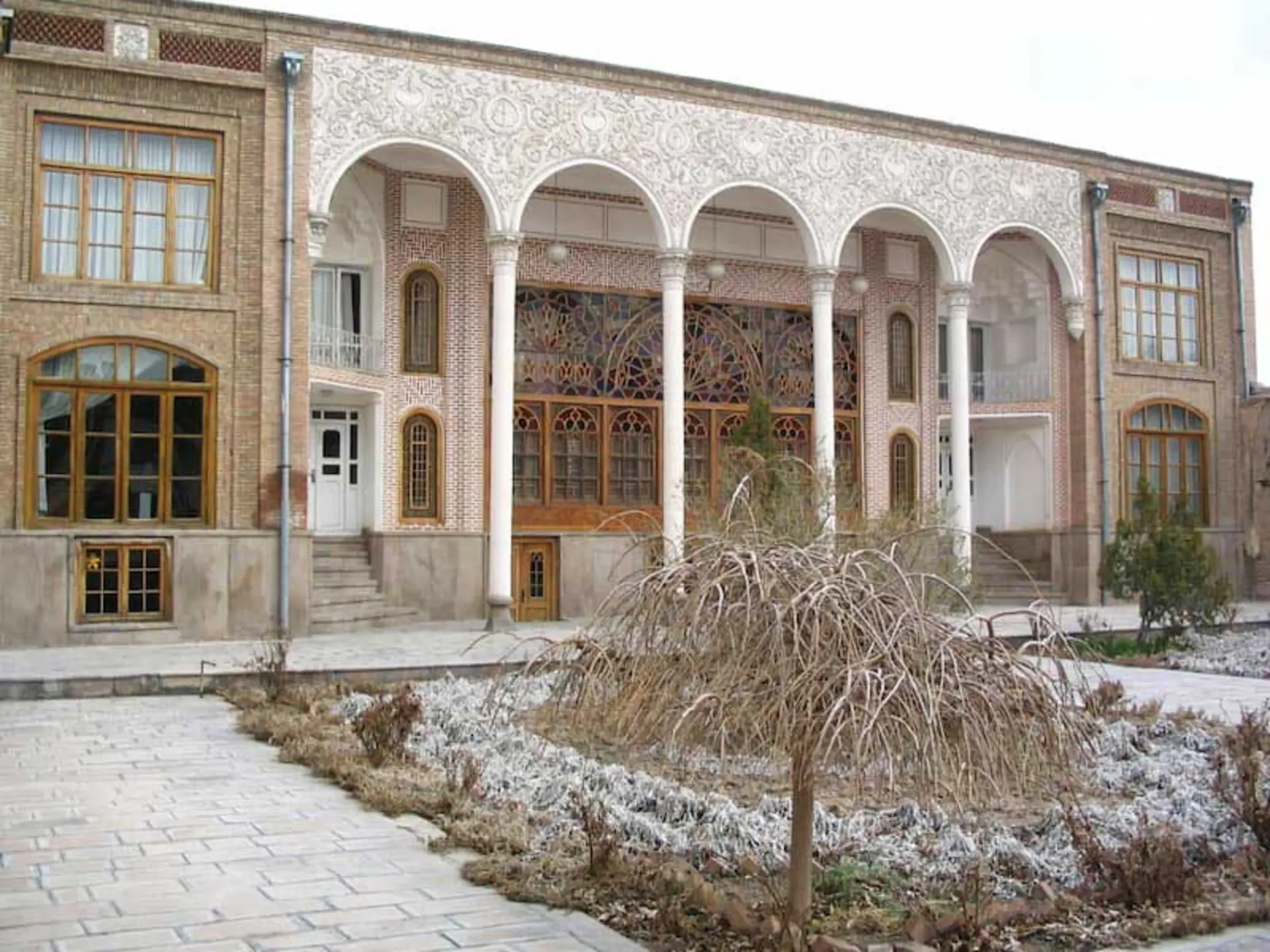 نمای خارجی  عمارت بهنام 