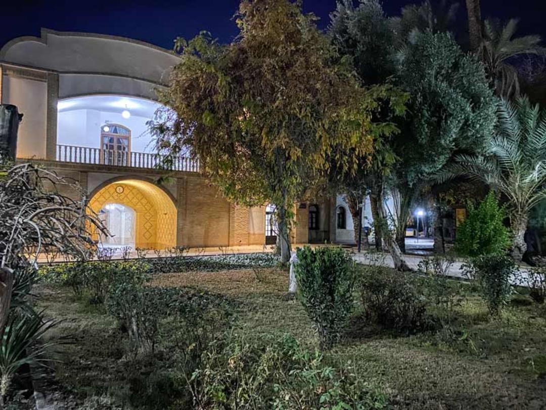 شب در باغ گلشن طبس