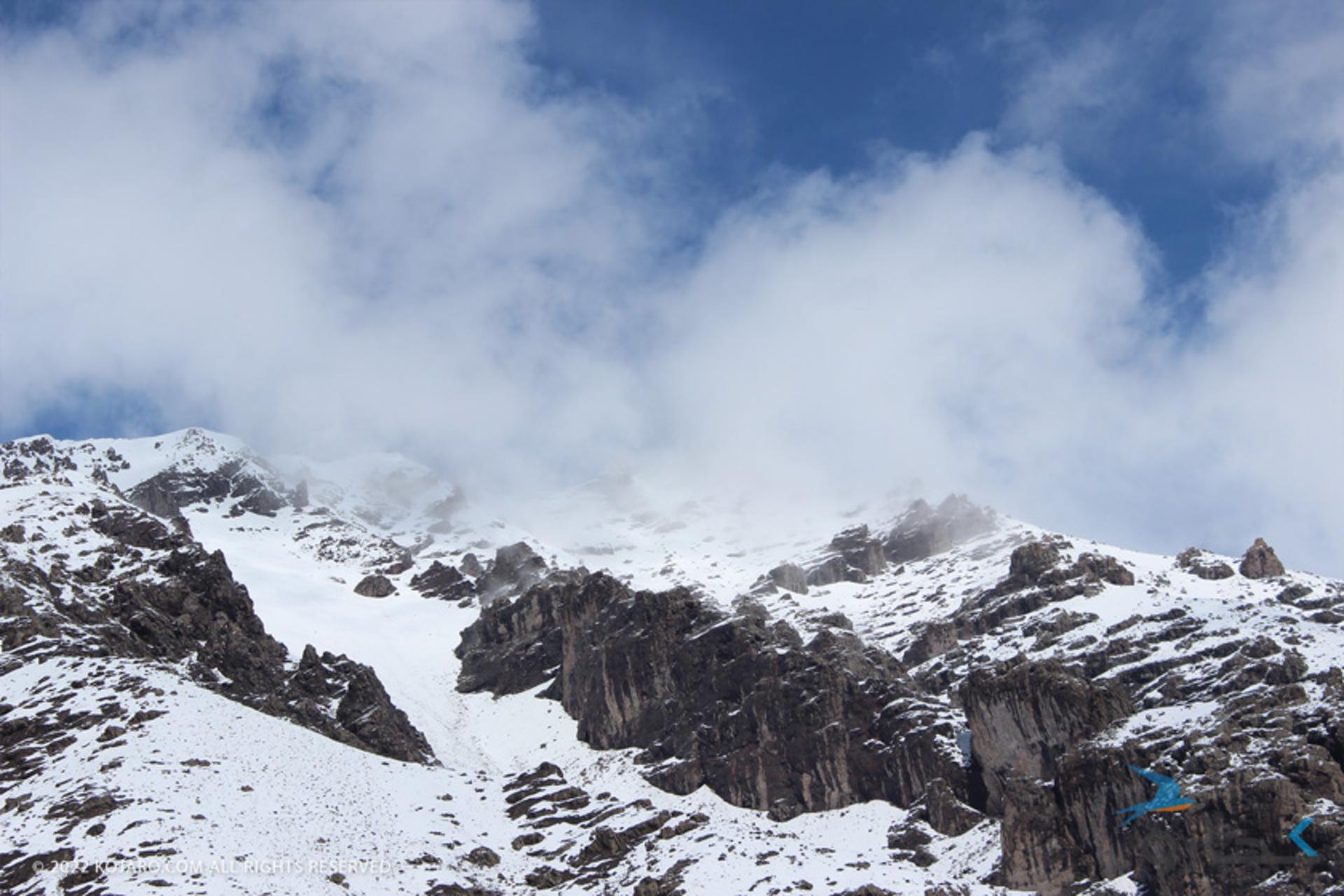 کوه های اطراف روستای جوستان