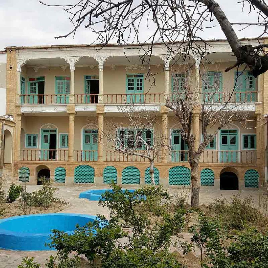 خانه موتمن الاطبا 