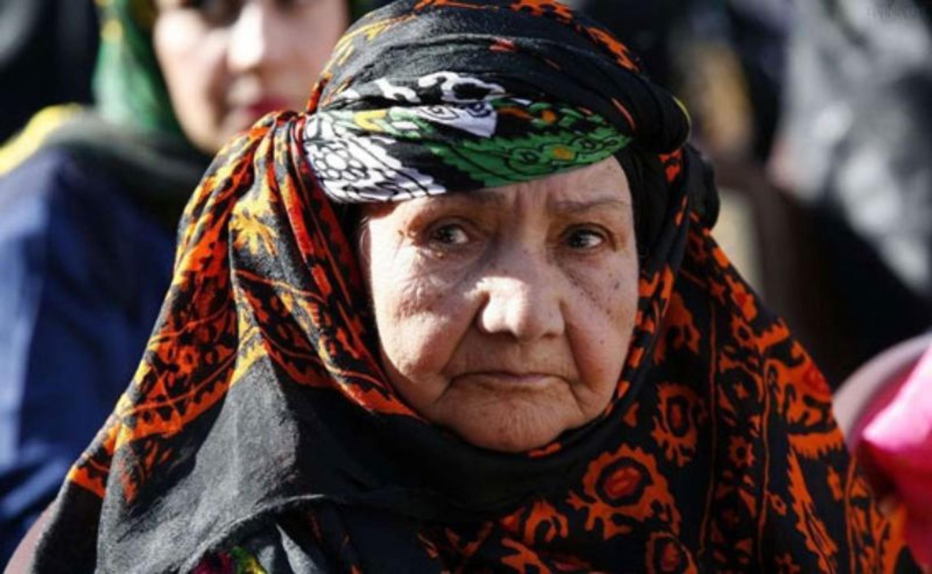 سرون، پوشش محلی زنانه