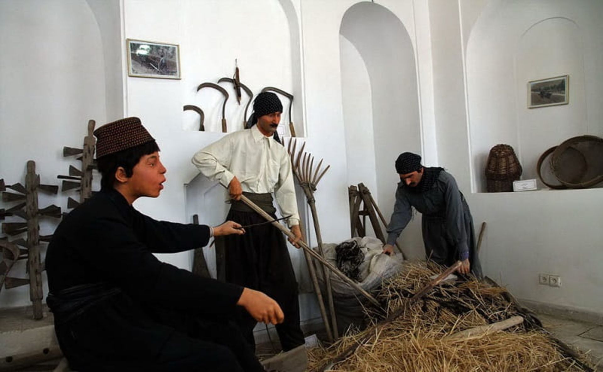 نمایش مشاغل سنتی در خانه کرد