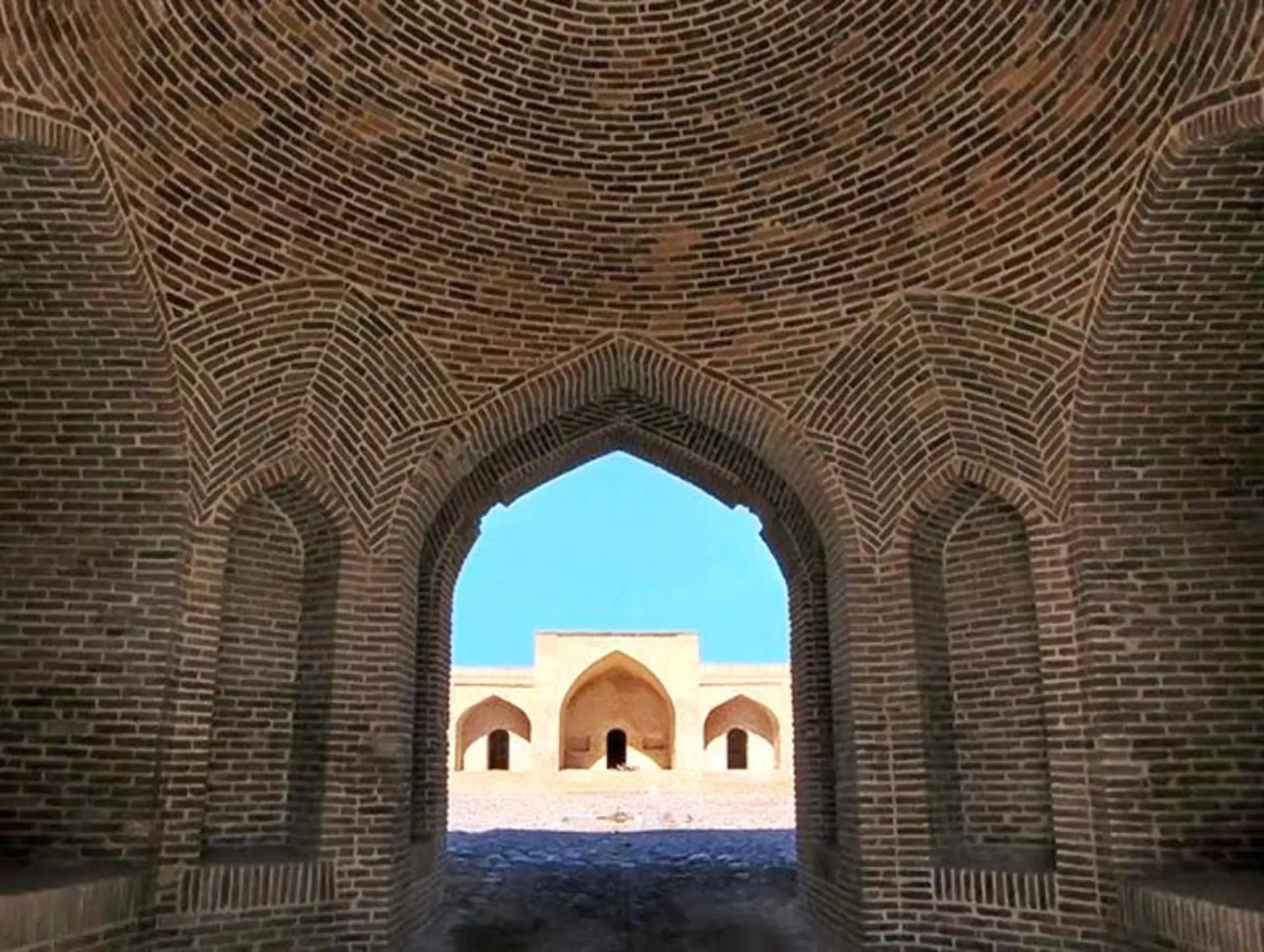 هشتی کاروانسرا