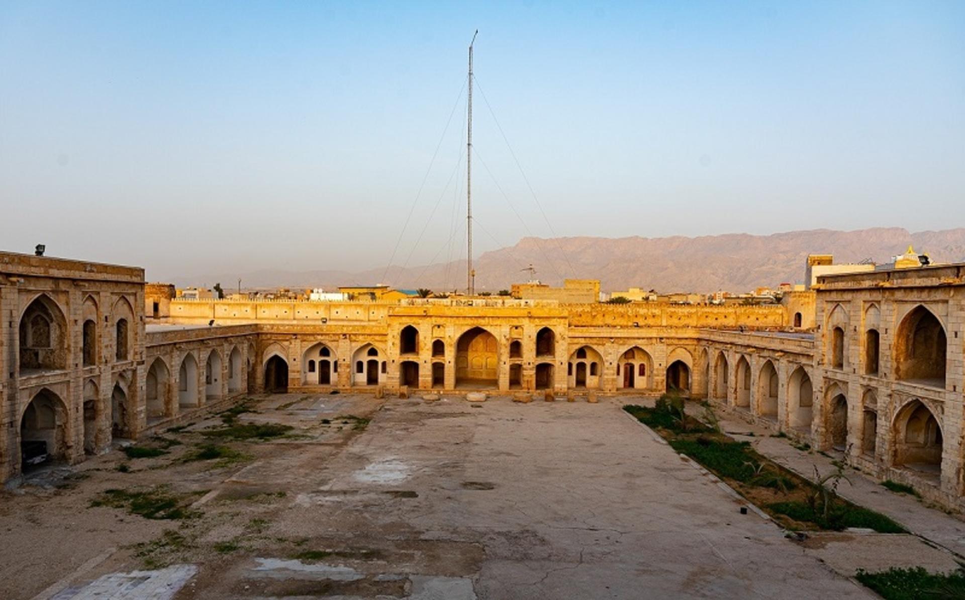 کاروانسرای مشیرالملک