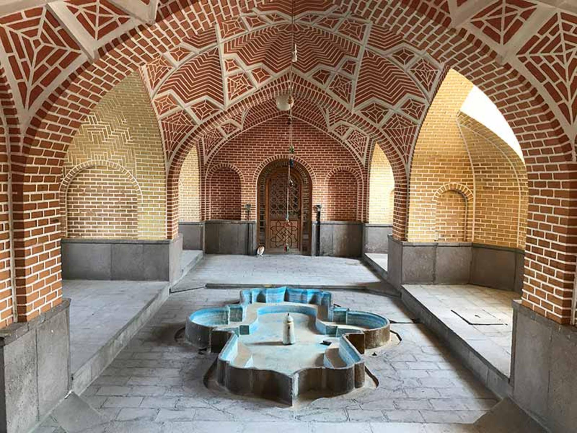 حوضخانه عمارت بهنام 