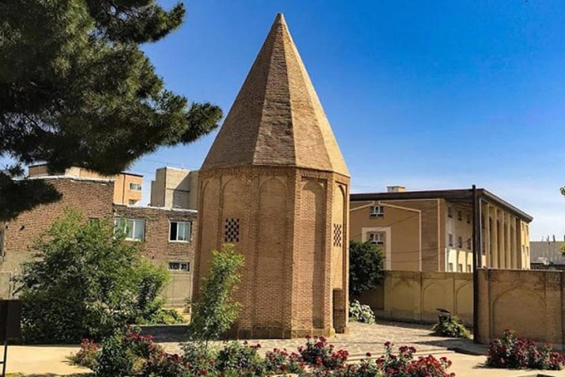 برج قربان همدان