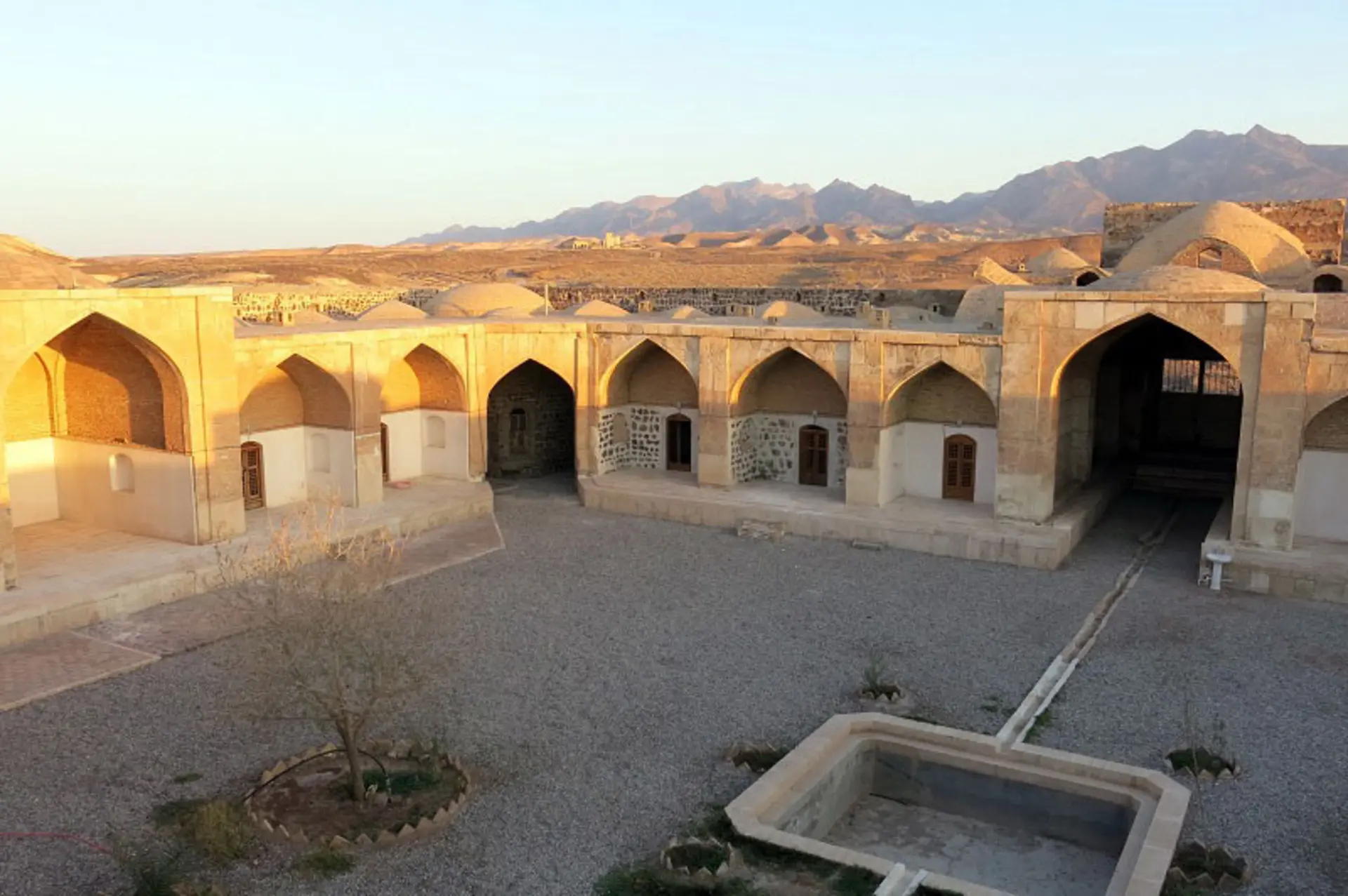 کاروانسرای قصر بهرام سمنان