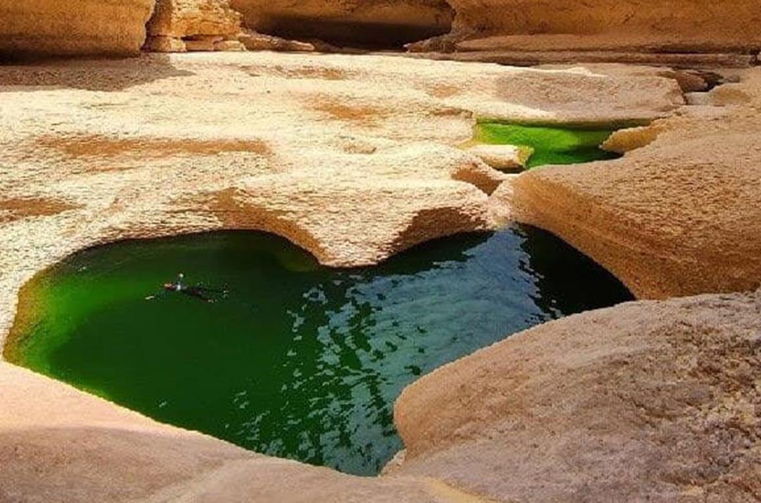 مسیر آبی داخل تنگه بوچیر از نمای بالا