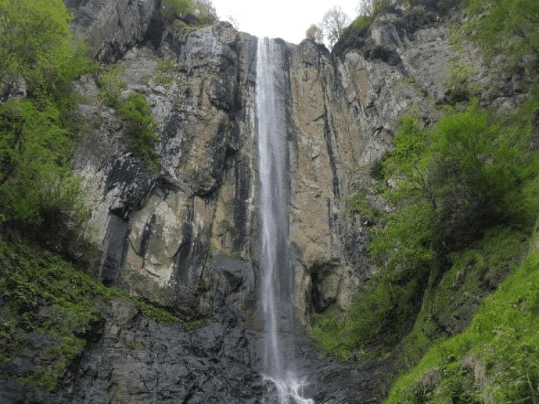 آبشار وروار