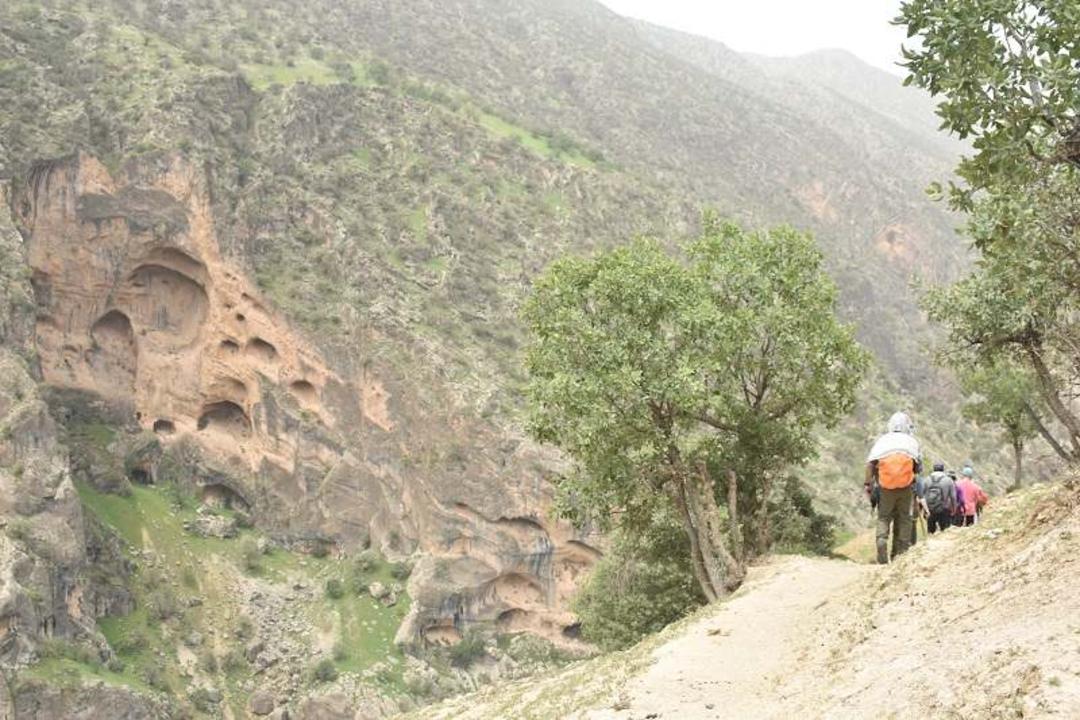 مسیر دسترسی به آبشار لندی