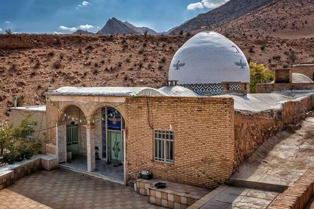 زیارتگاه پارس بانو یزد 