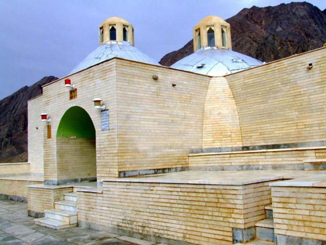 زیارتگاه پیر هریشت اردکان 