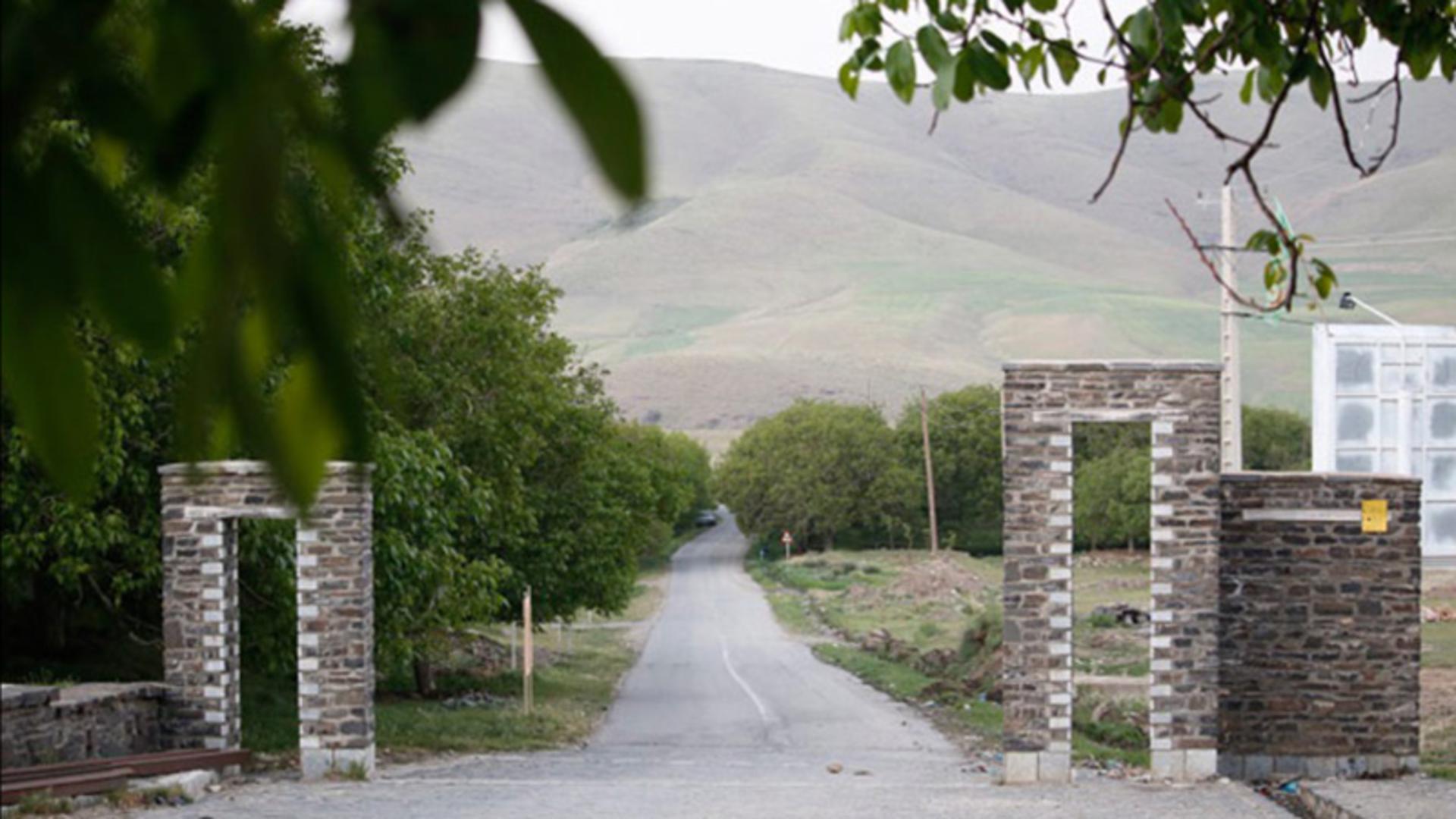 مسیر ورودی به روستای ورکانه