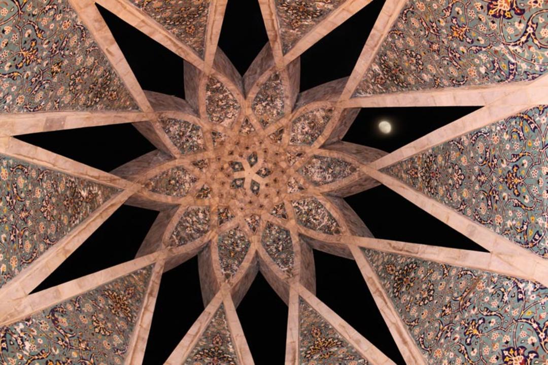 سقف بنای آرامگاه خیام