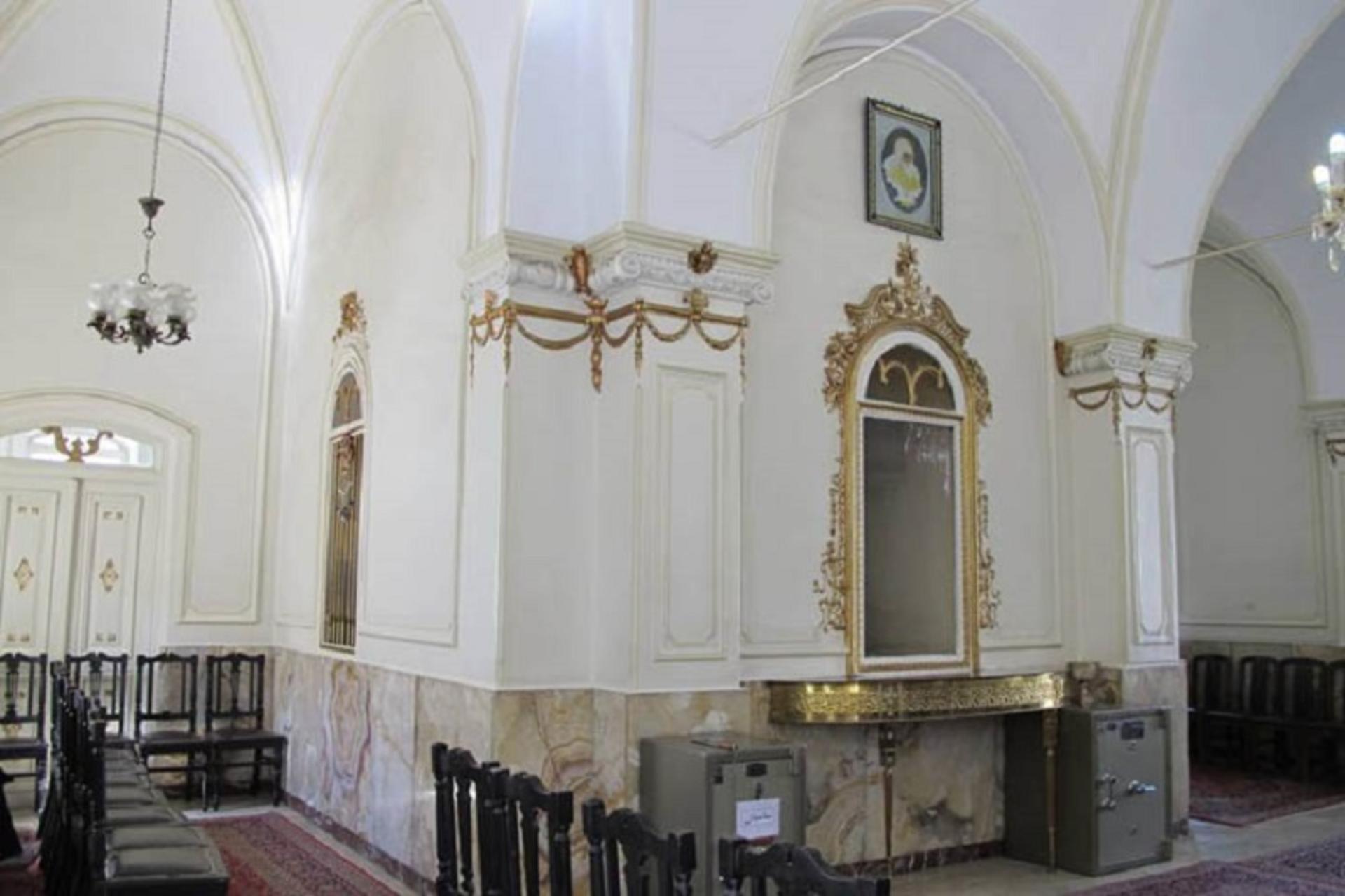 سالن نیایش آدریان تهران