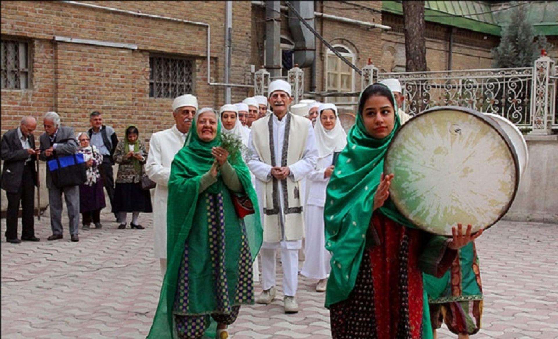 برگزاری مراسم در آتشکده آدریان