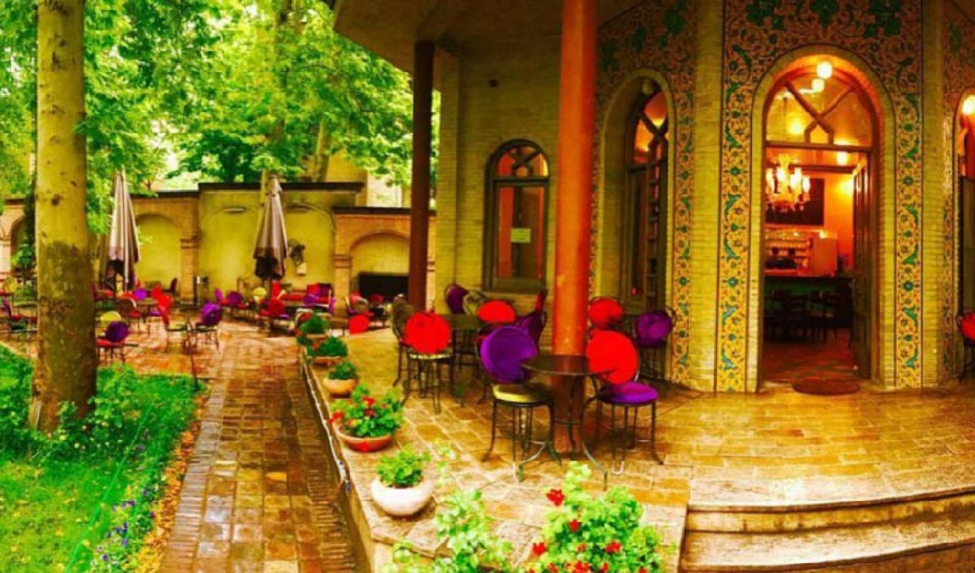 چای بار در باغ انجمن خوشنویسان ایران