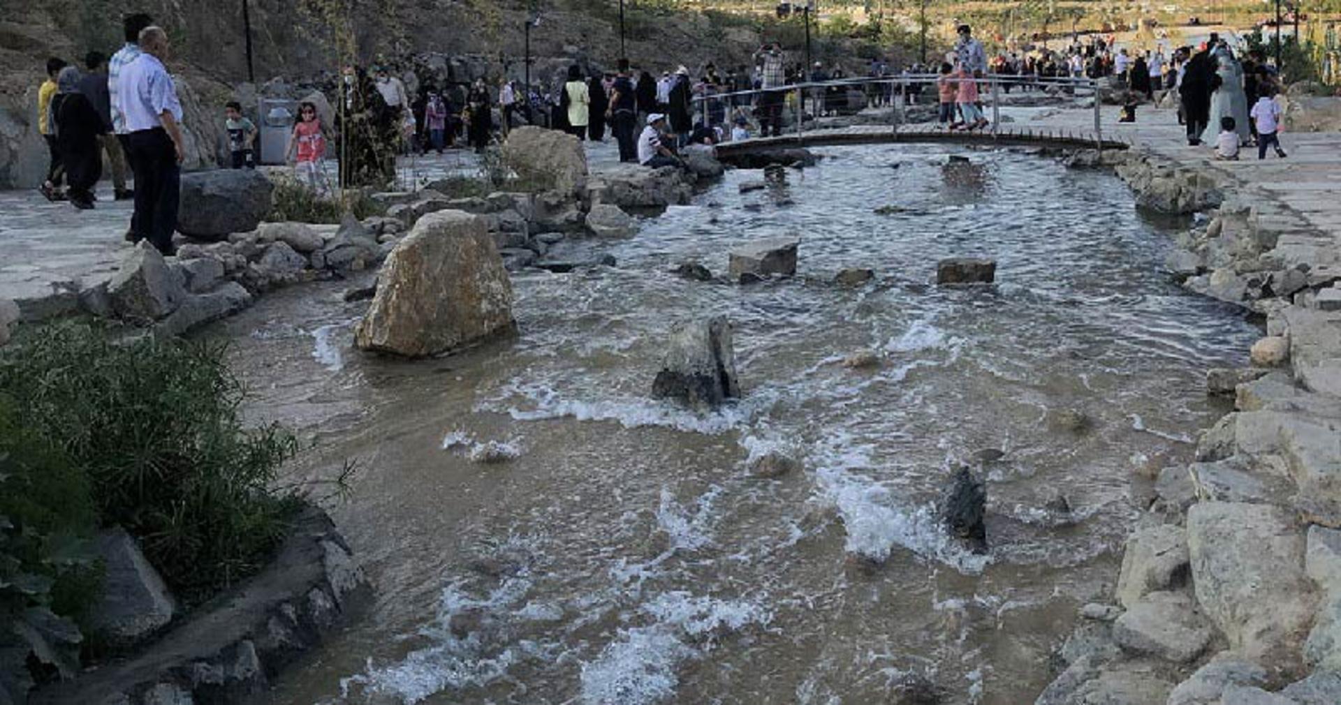 رود (جوی) در پارک کوهشار مشهد
