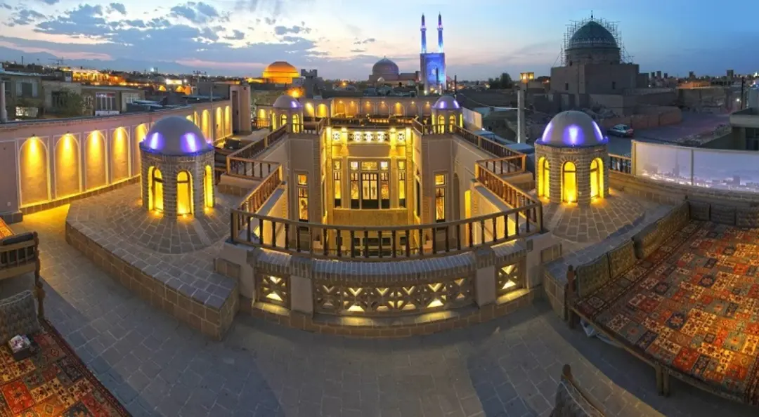 نورپردازی شبانه کافه رستوران فوکا یزد