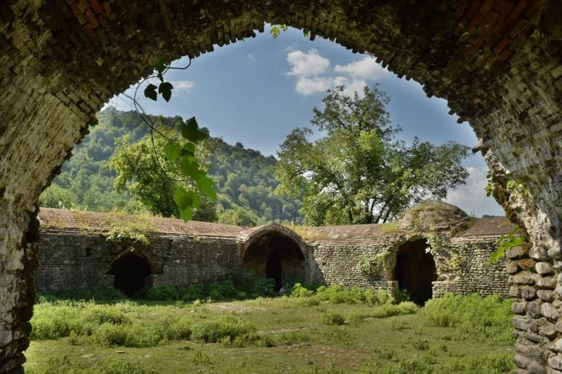 کاروانسرای تی تی سیاهکل