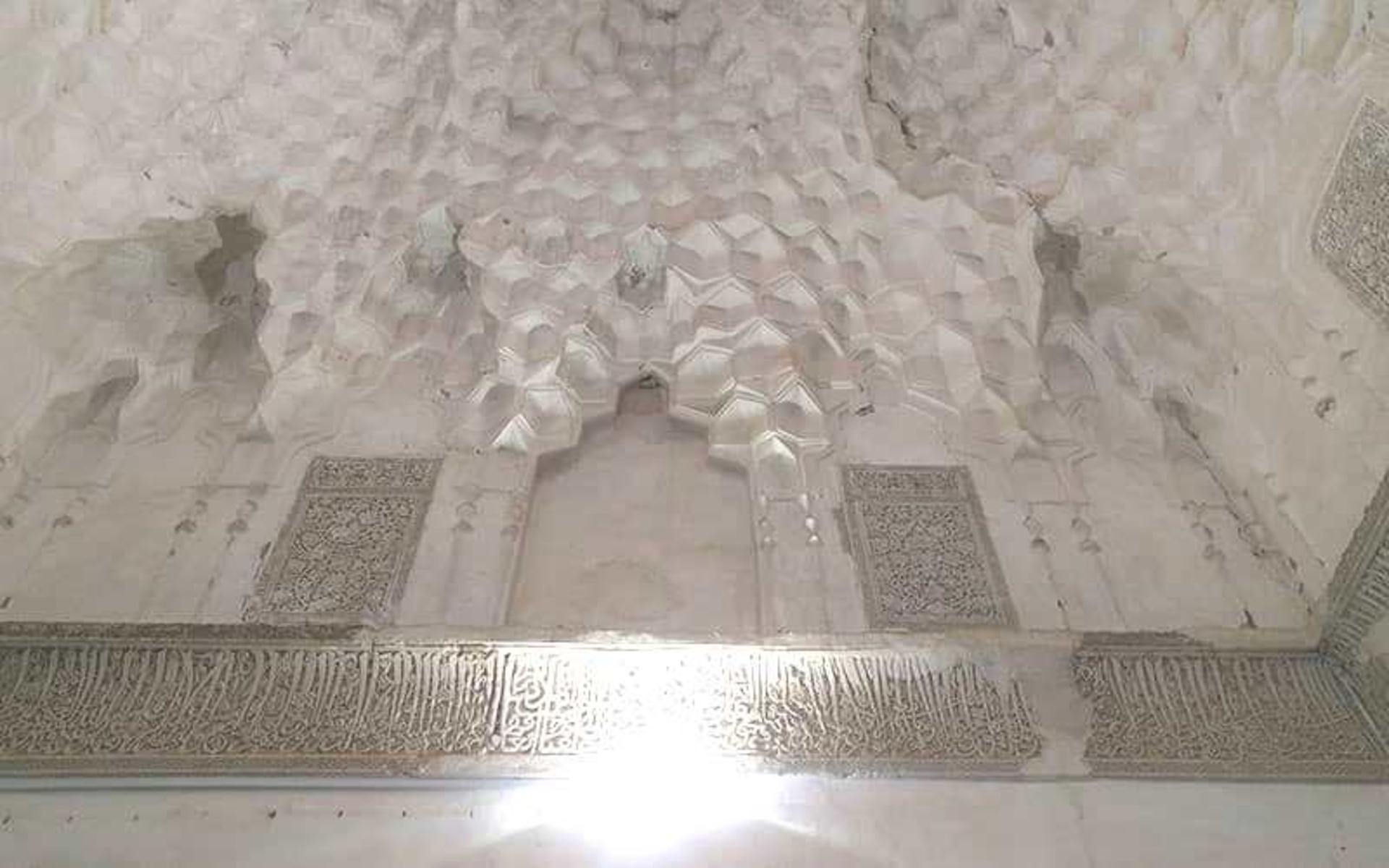 گچبری محراب مسجد