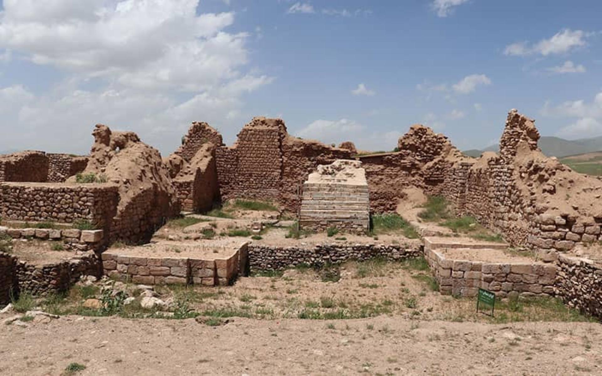 بقایای تخت سلیمان