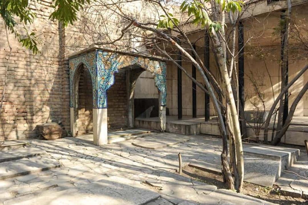 گورستان عضد الدوله