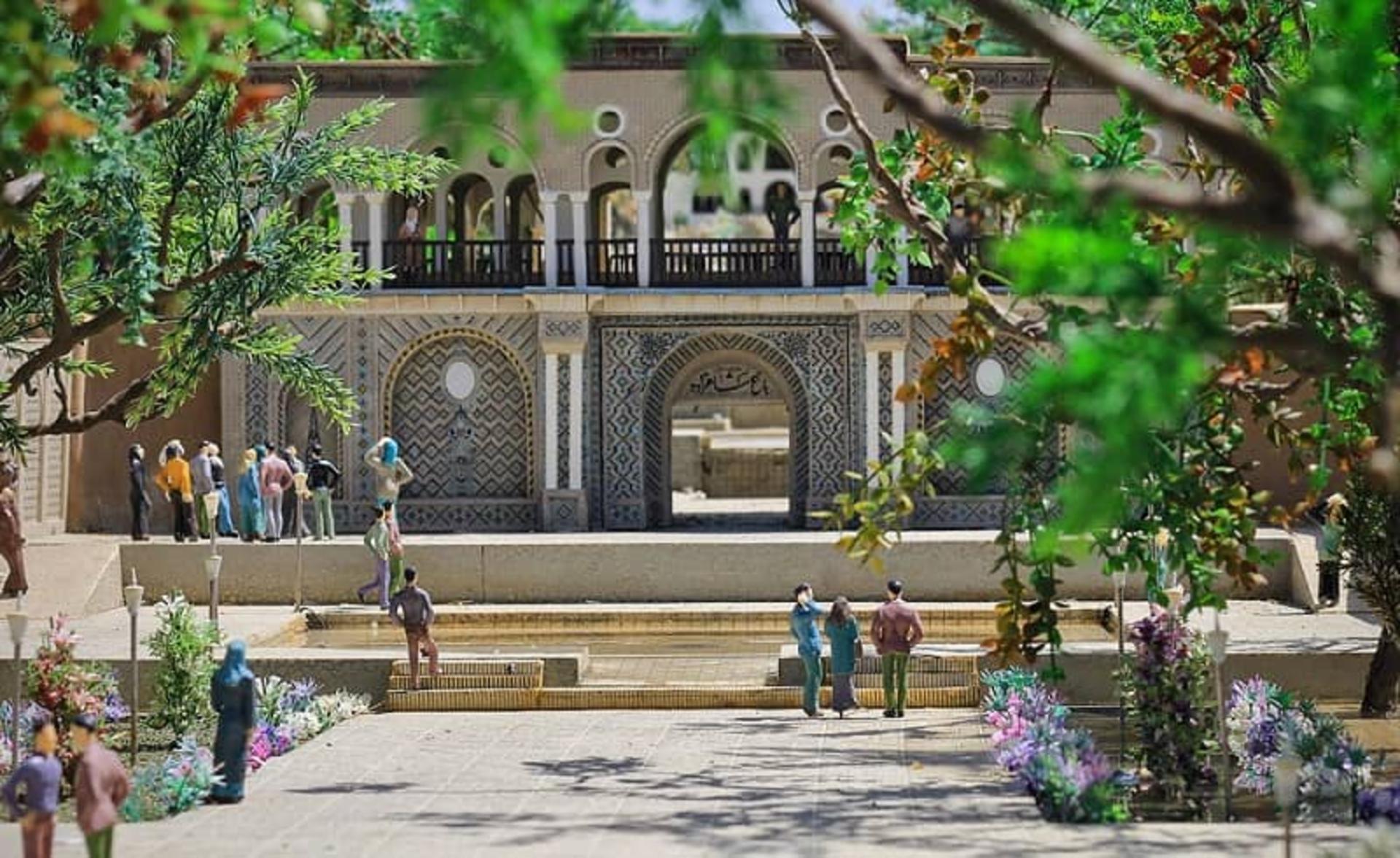 ماکت باغ شاهزاده ماهان کرمان در پارک مینیاتوری مشهد