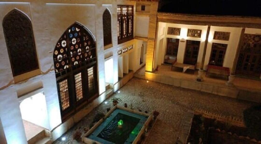 اقامتگاه خانه آزاده