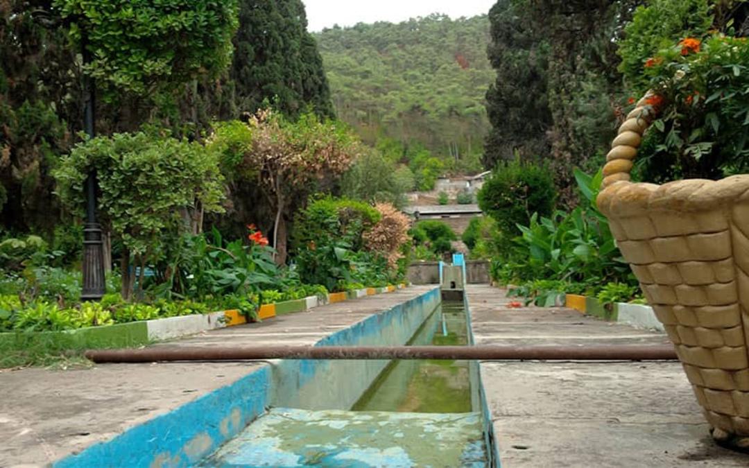 جوی آب در فضای سبز پارک ملت بهشهر