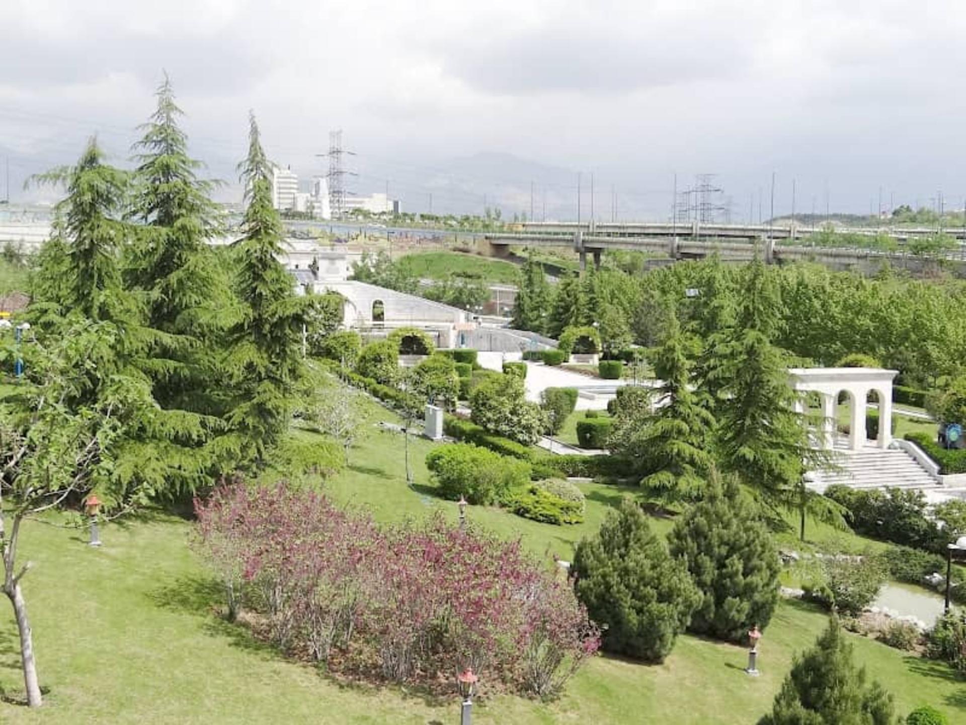 چشم انداز فضای سبز پارک گفتگو