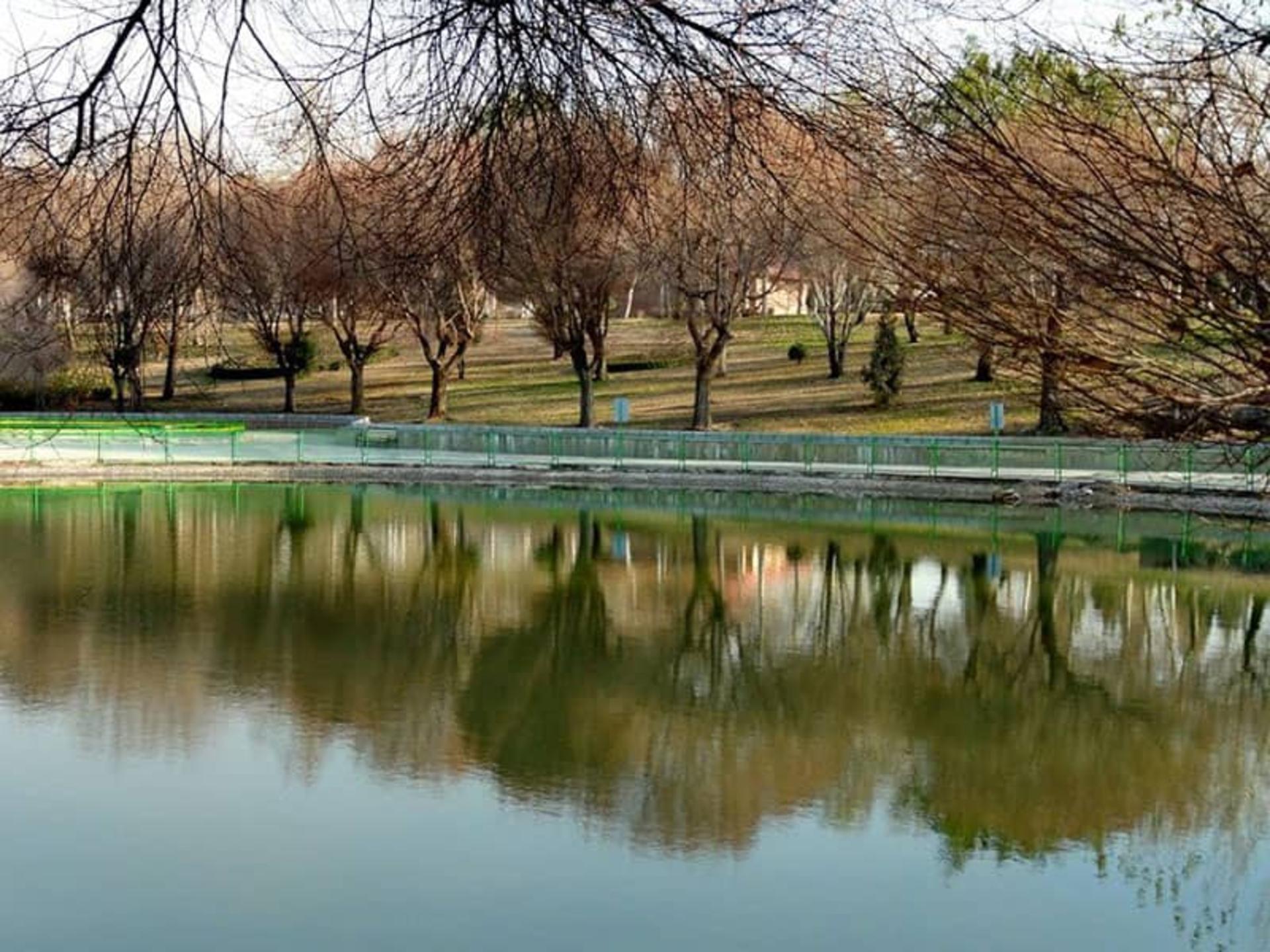 دریاچه مصنوعی پارک بعثت تهران