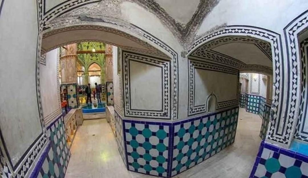 میان در حمام سلطان امیر احمد
