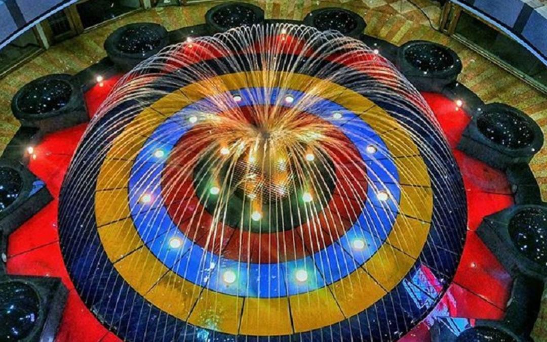 مرکز خرید دنیای نور