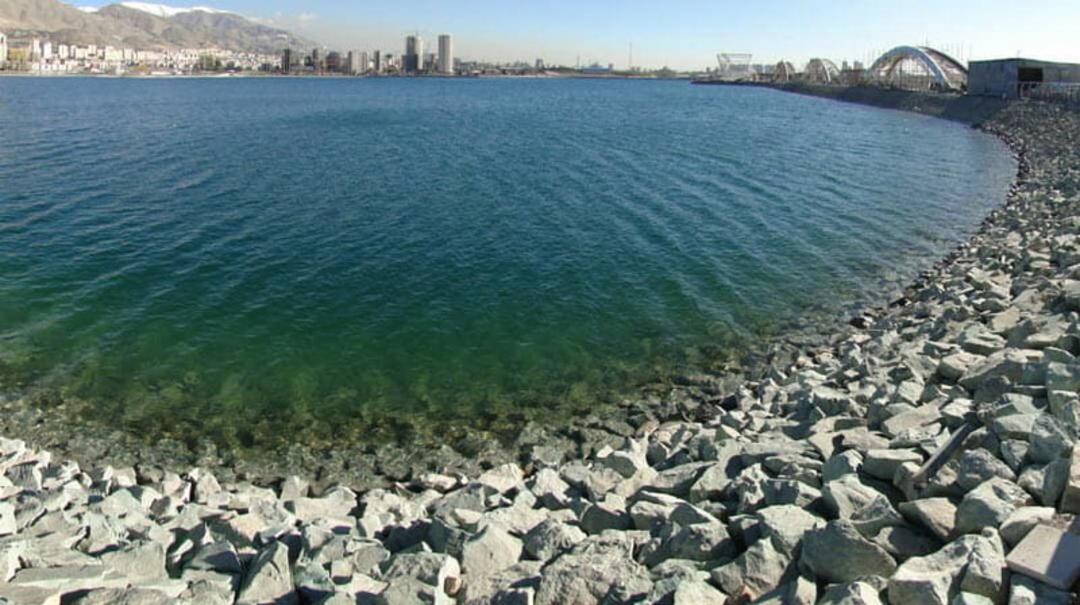 ساحل سنگی دریاچه چیتگر