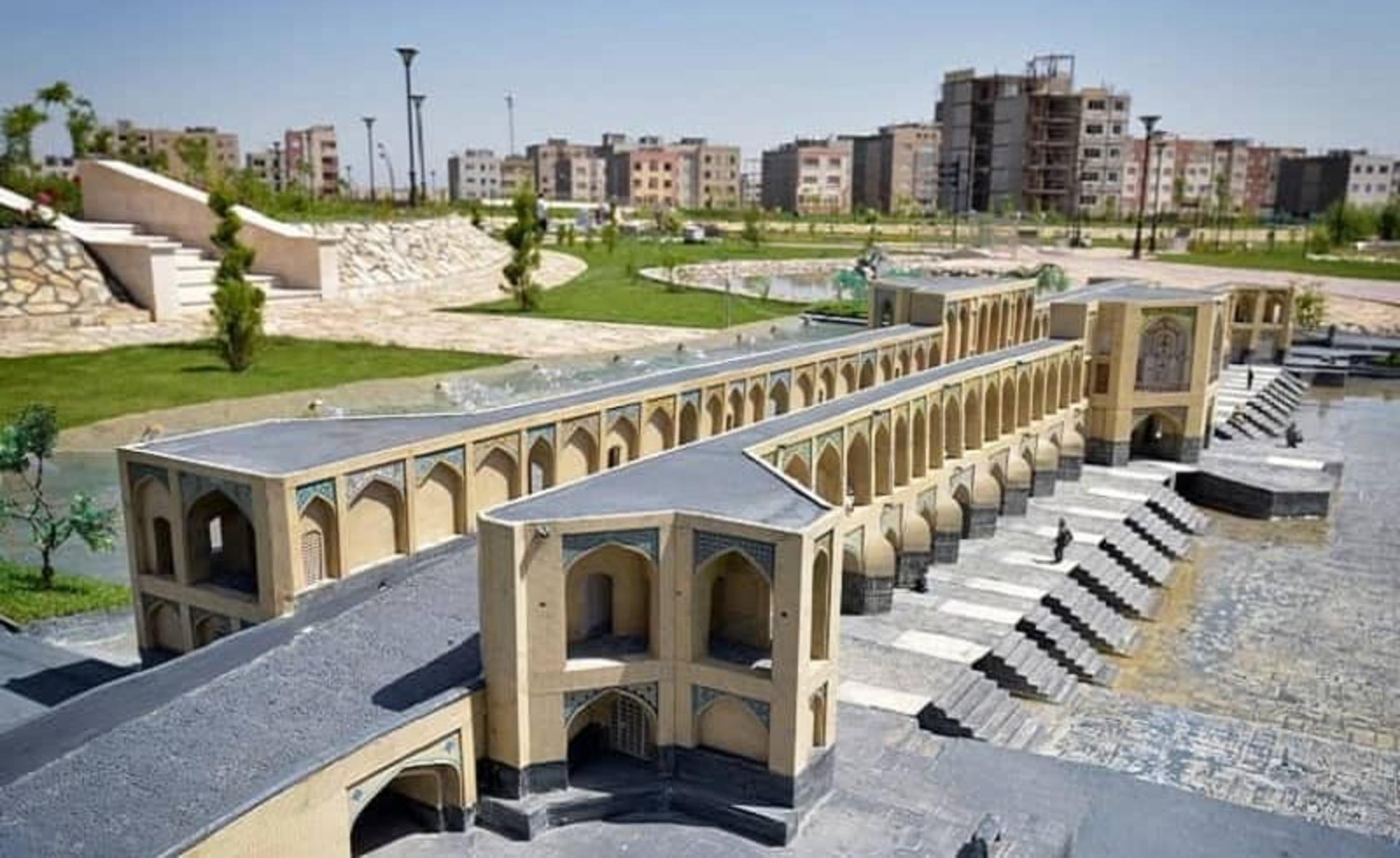 ماکت پل خواجو در پارک مینیاتوری مشهد
