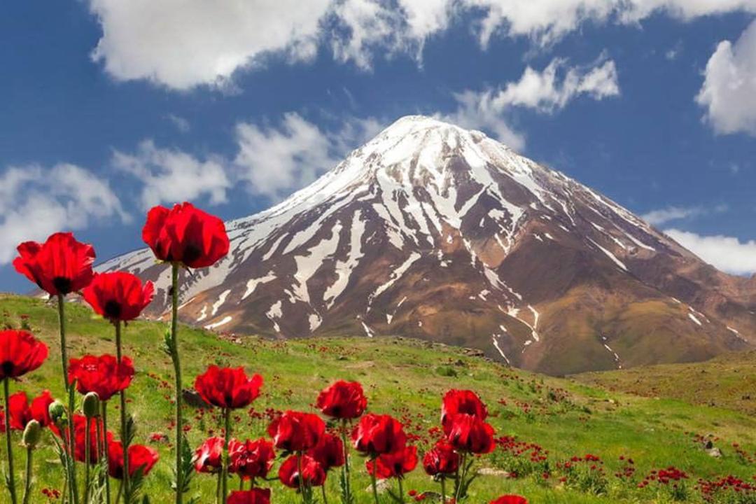 دشت لار دماوند پای کوه دماوند