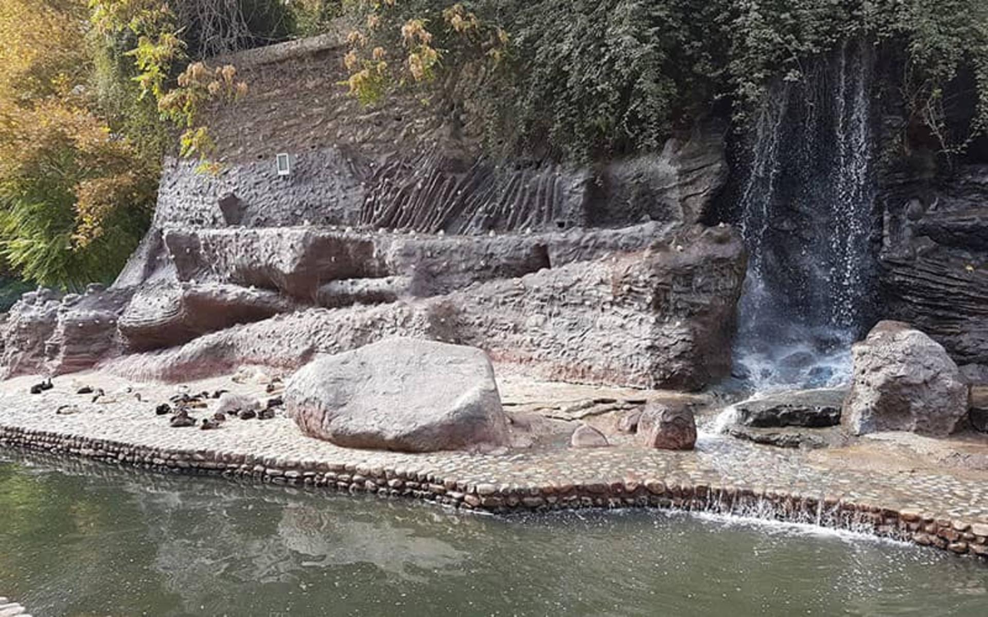 آبشار پارک ساعی تهران