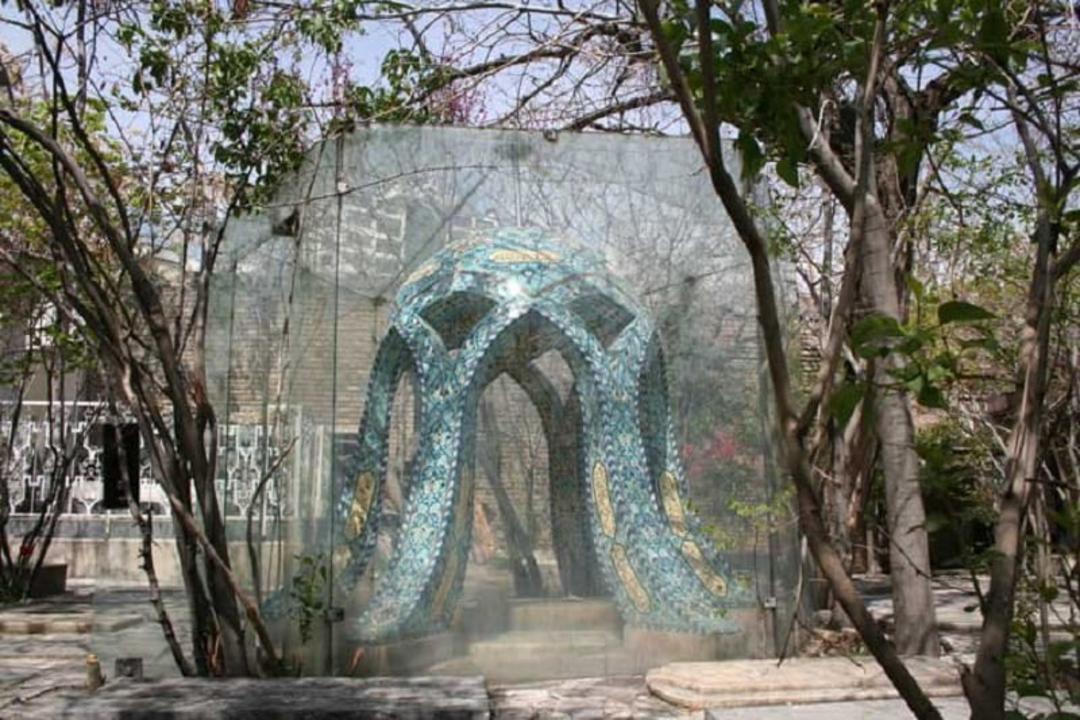 آرامگاه عضدالدوله