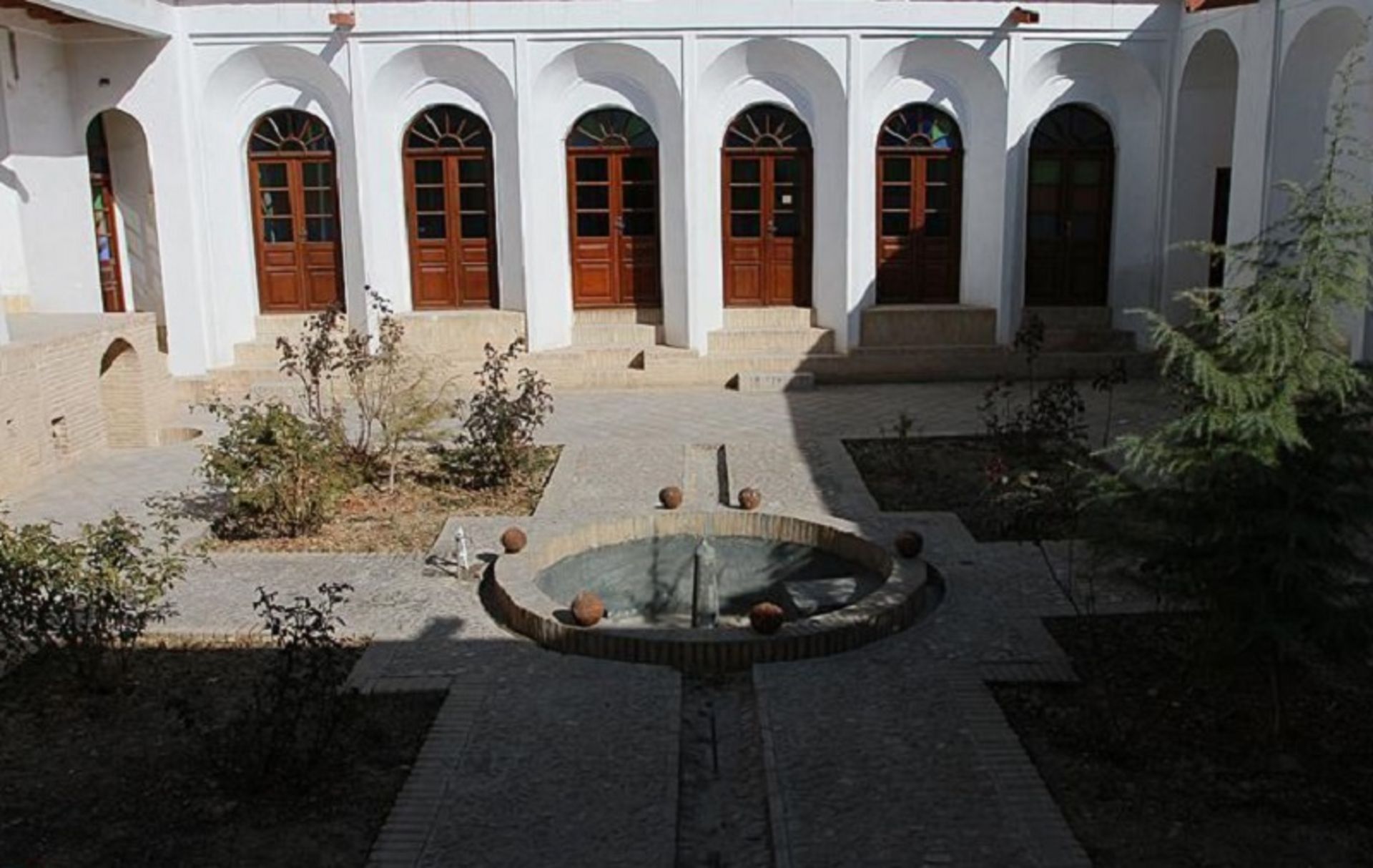 مسیر دسترسی خانه یغمایی
