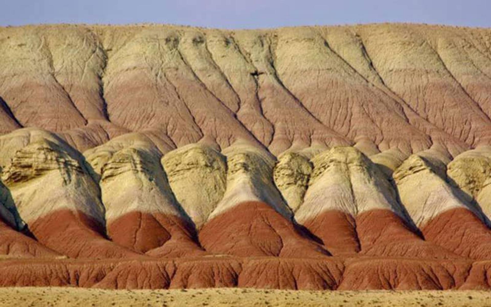 تپه های رنگارنگ
