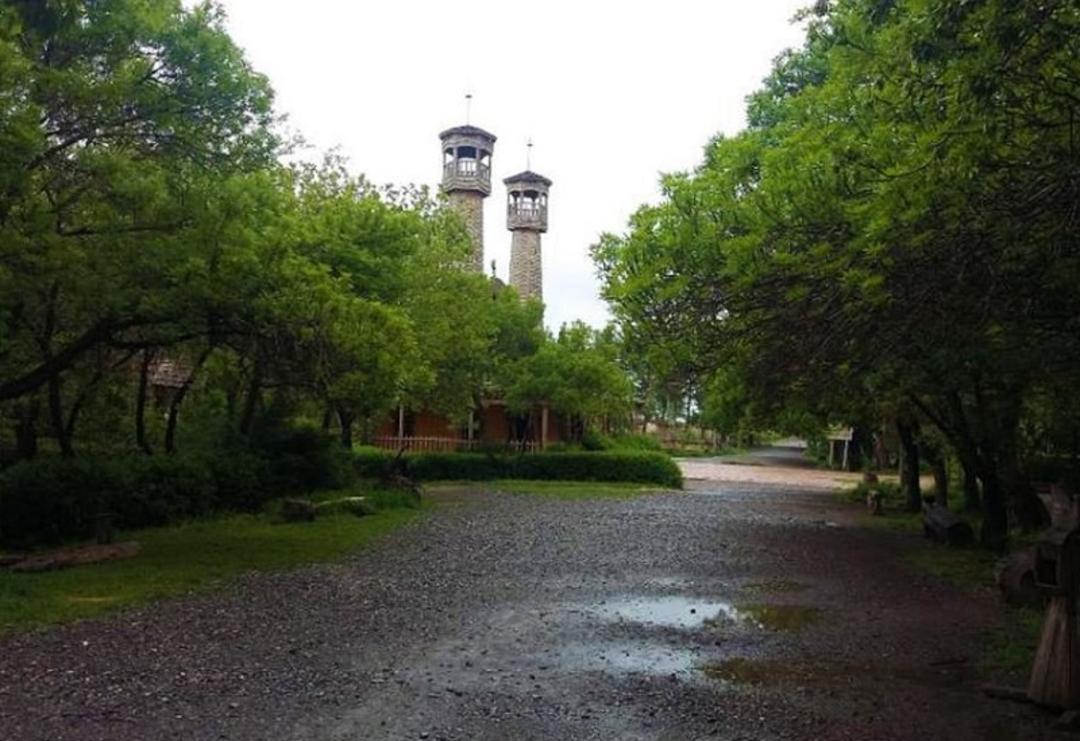 محوطه دهکده چوبی نیشابور