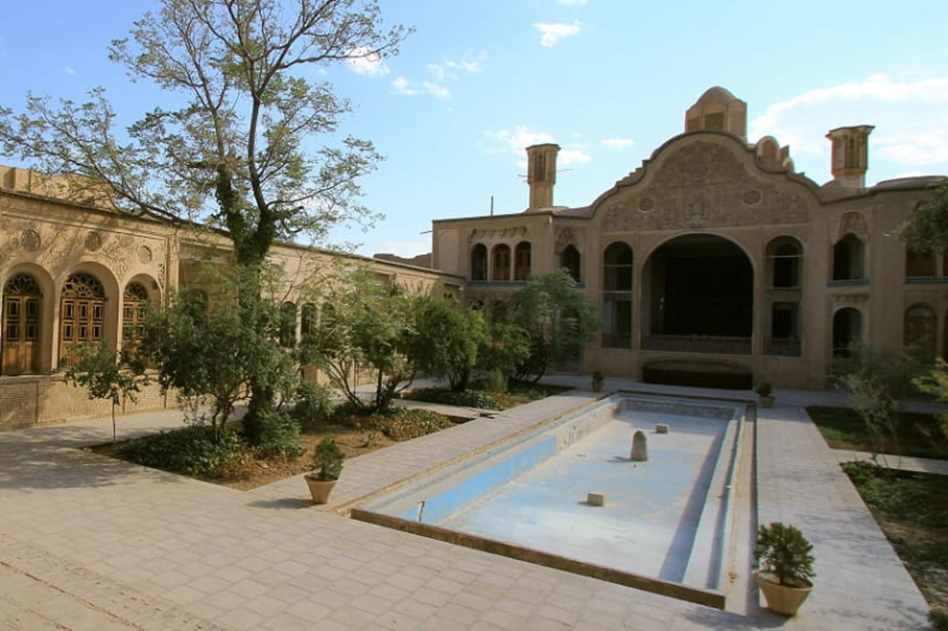 خانه تاریخی بروجردی