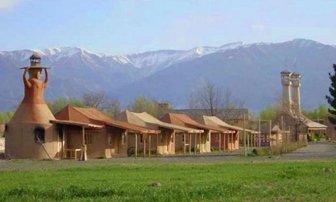 نانوایی دهکده چوبی نیشابور