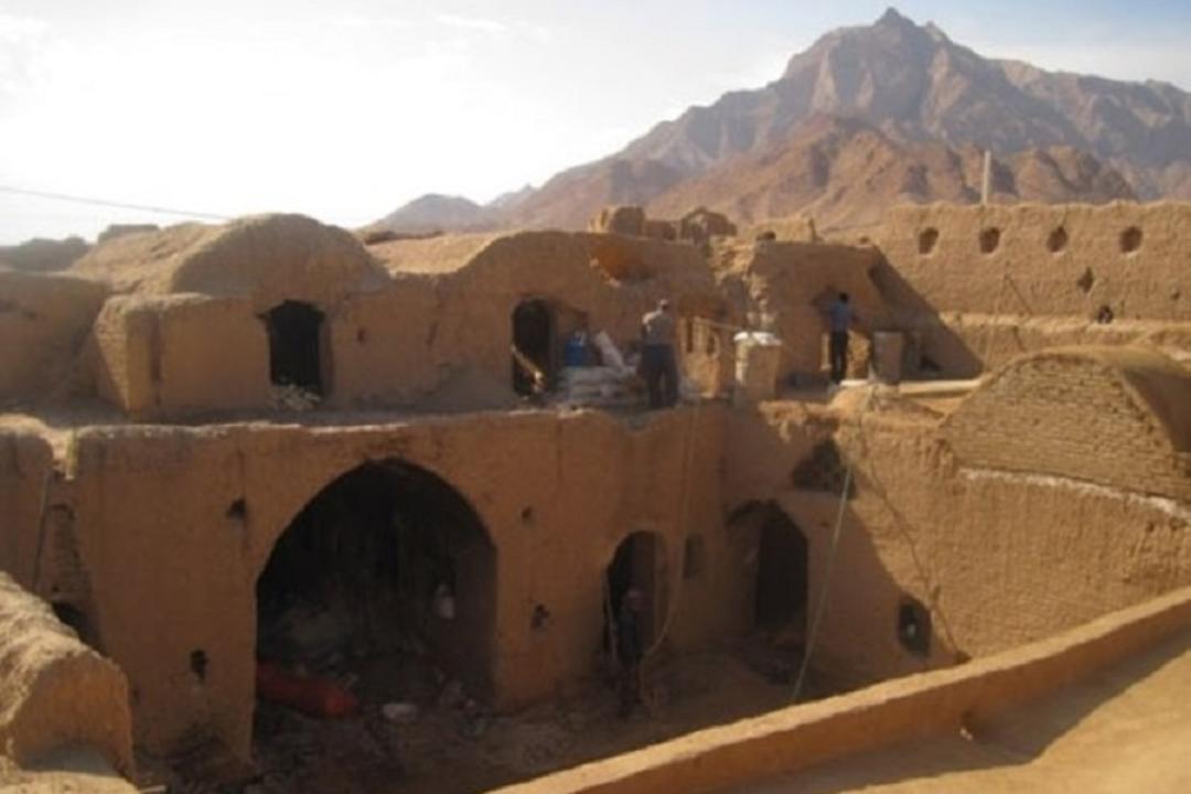 قلعه گردکوه یا کنبدان دژ
