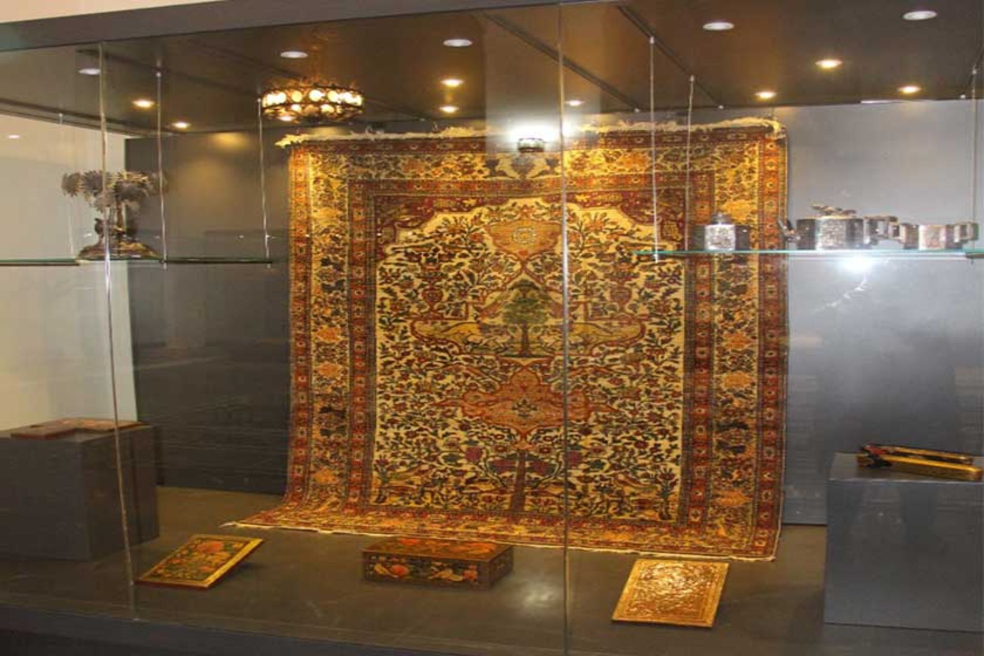 نمایشگاه درخت زندگی در کاخ گلستان