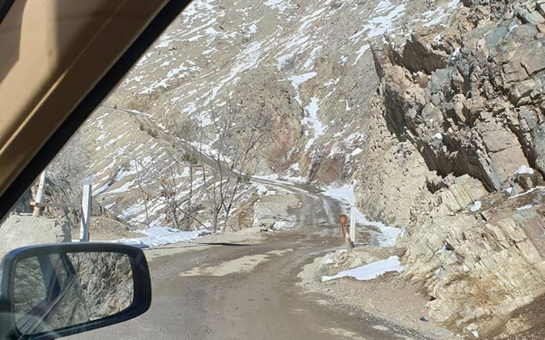 مسیر پر پیچ و خم جاده امامزاده داوود