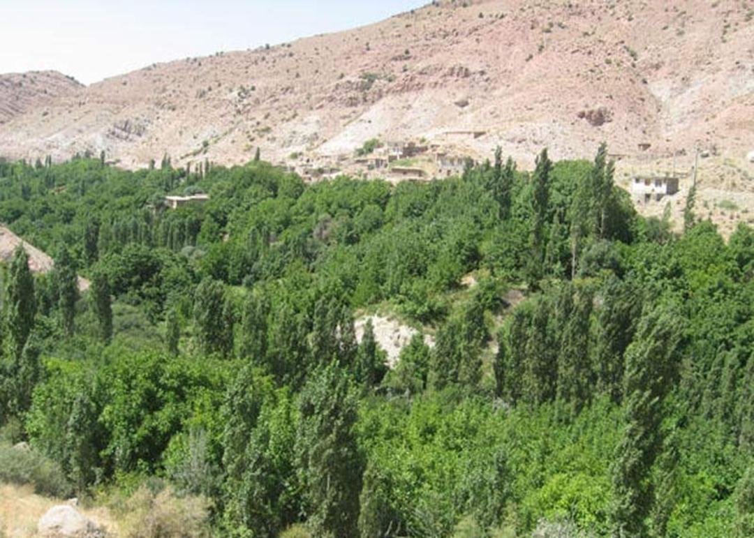 روستای رودافشان پای کوه غار رودافشان