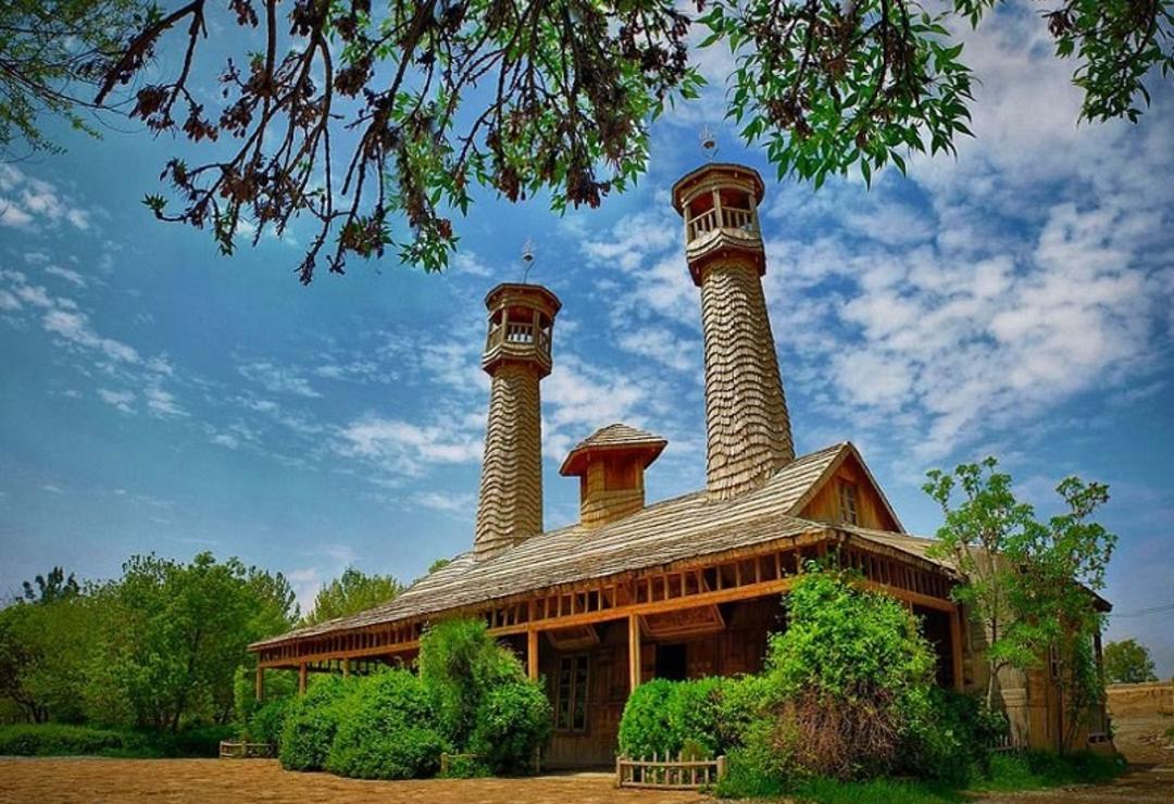 نمای مسجد دهکده چوبی نیشابور