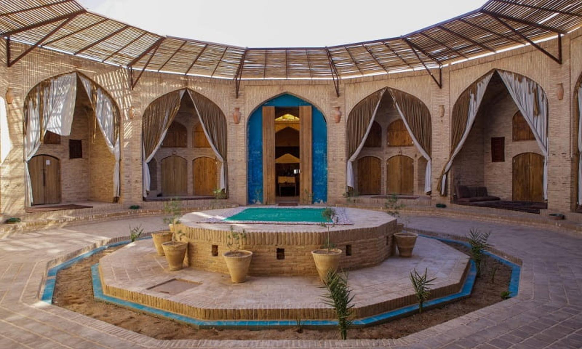 بهترین زمان بازدید از کاروانسرای زین الدین مهریز